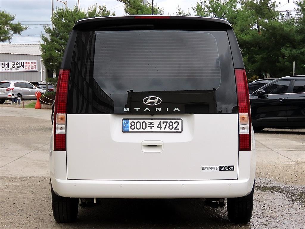 HYUNDAI Staria - Vista 4