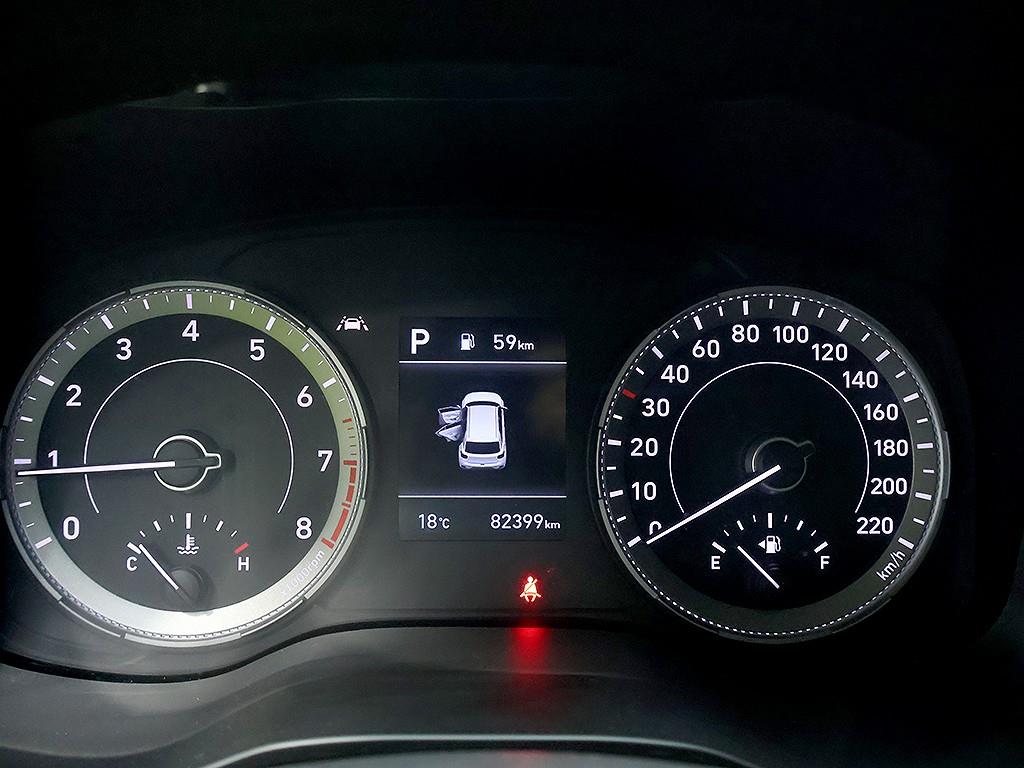 HYUNDAI Venue - Vista 11