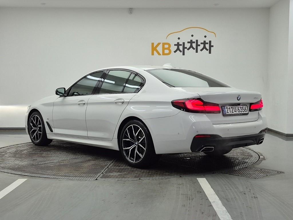 BMW 5 Series - Vista 3