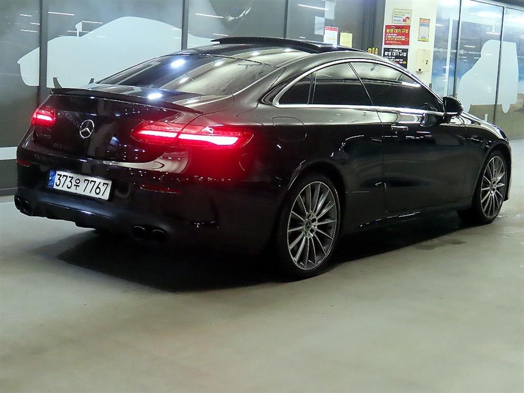 Mercedes Benz E class - Vista 4