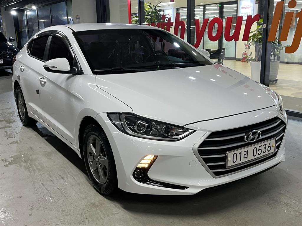 HYUNDAI Avante 2017 Blanco - Importación desde Corea - HF Imports Iquique - Foto 1