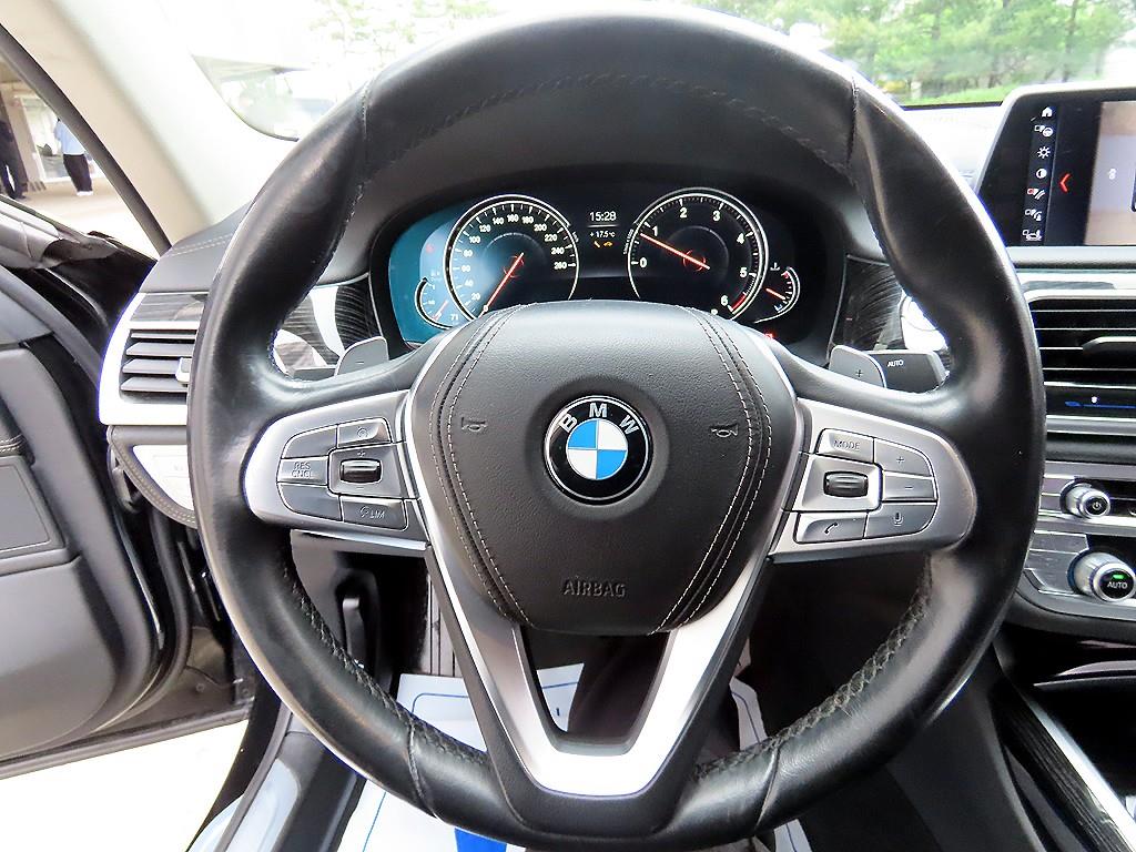 BMW 7 Series - Vista 8