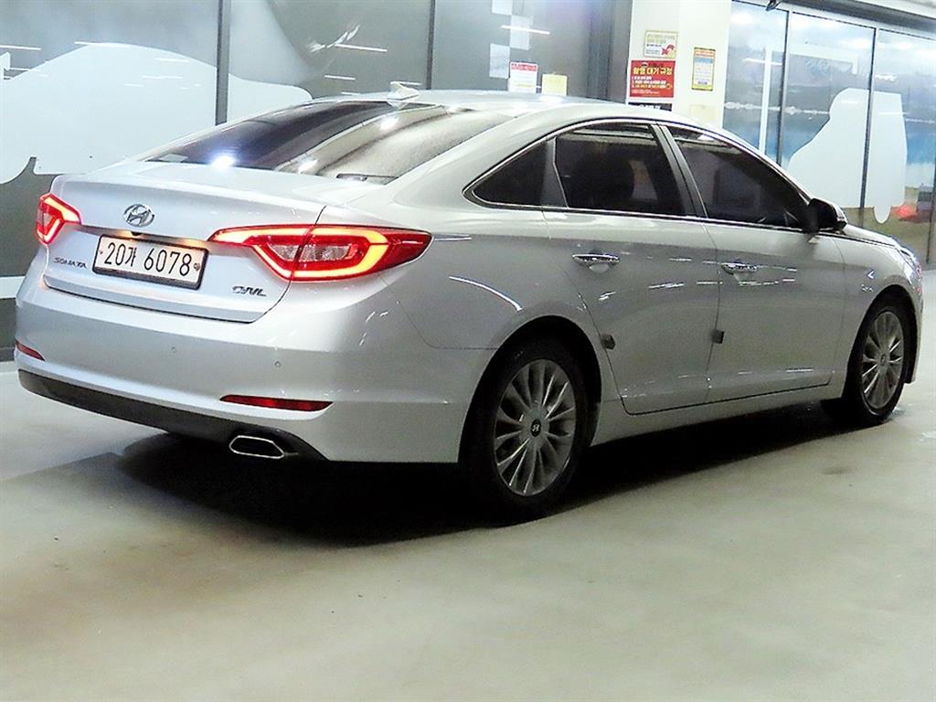 HYUNDAI Sonata - Vista 4