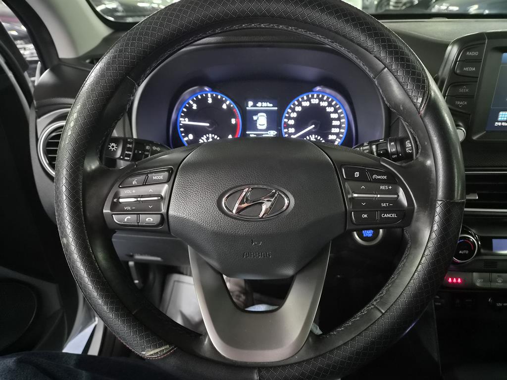 HYUNDAI Kona - Vista 8