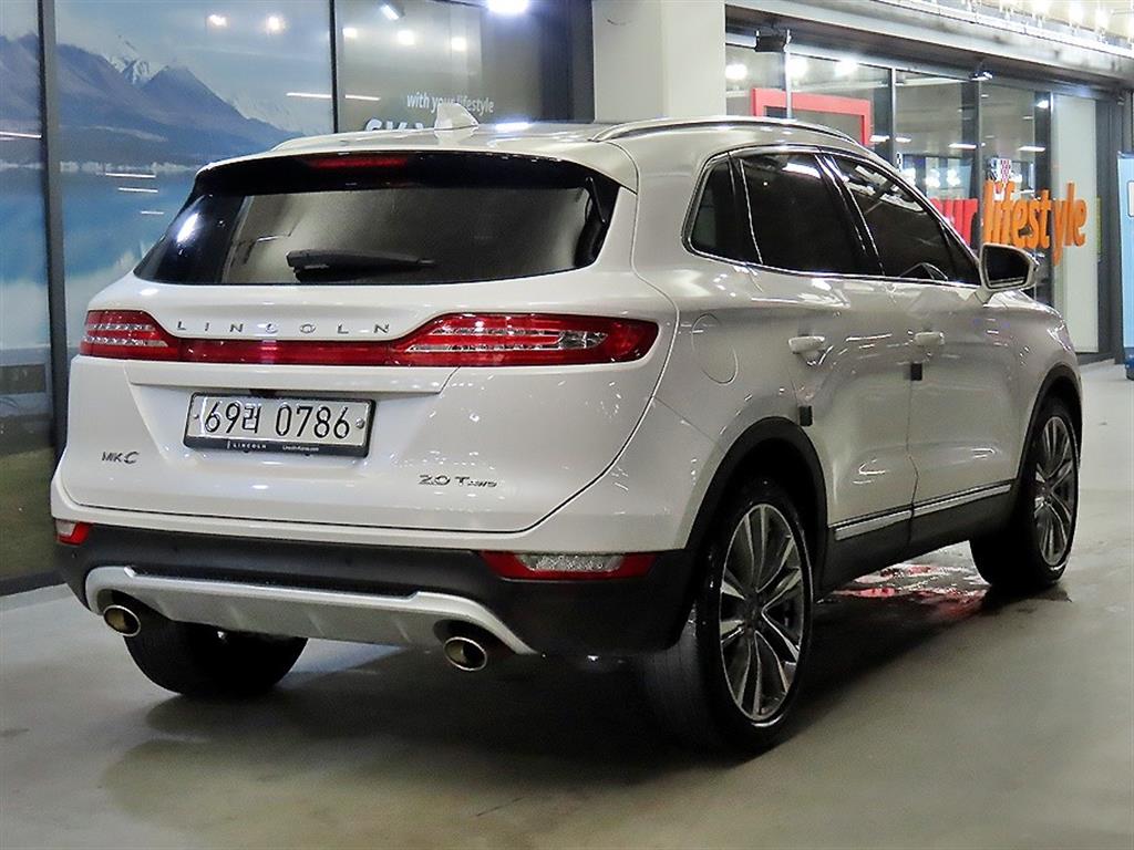 Lincoln MKC - Vista 4