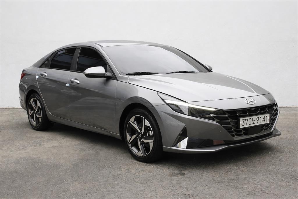 HYUNDAI Avante - Vista 2