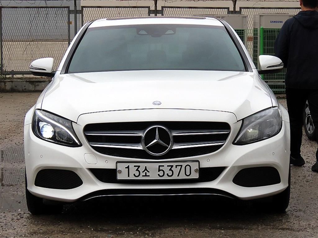 Mercedes Benz C Class 2017 Blanco - Importación desde Corea - HF Imports Iquique - Foto 1