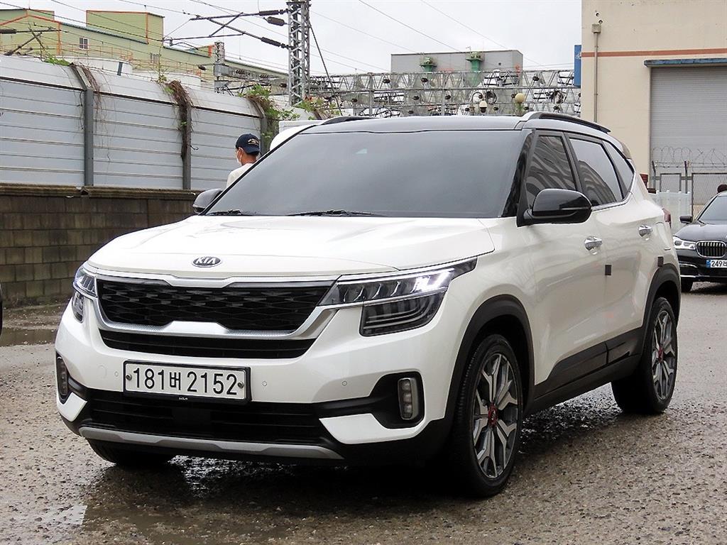 KIA Seltos - Vista 2