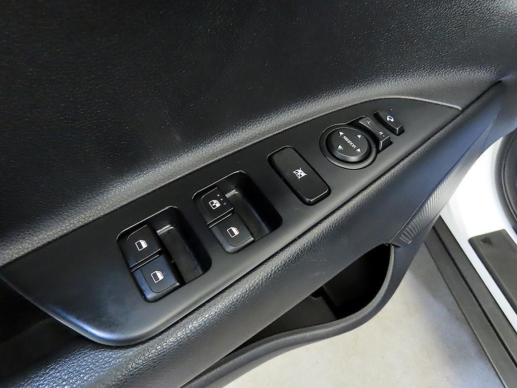 KIA Stonic 2019 Blanco - Importación desde Corea - HF Imports Iquique - Foto 13
