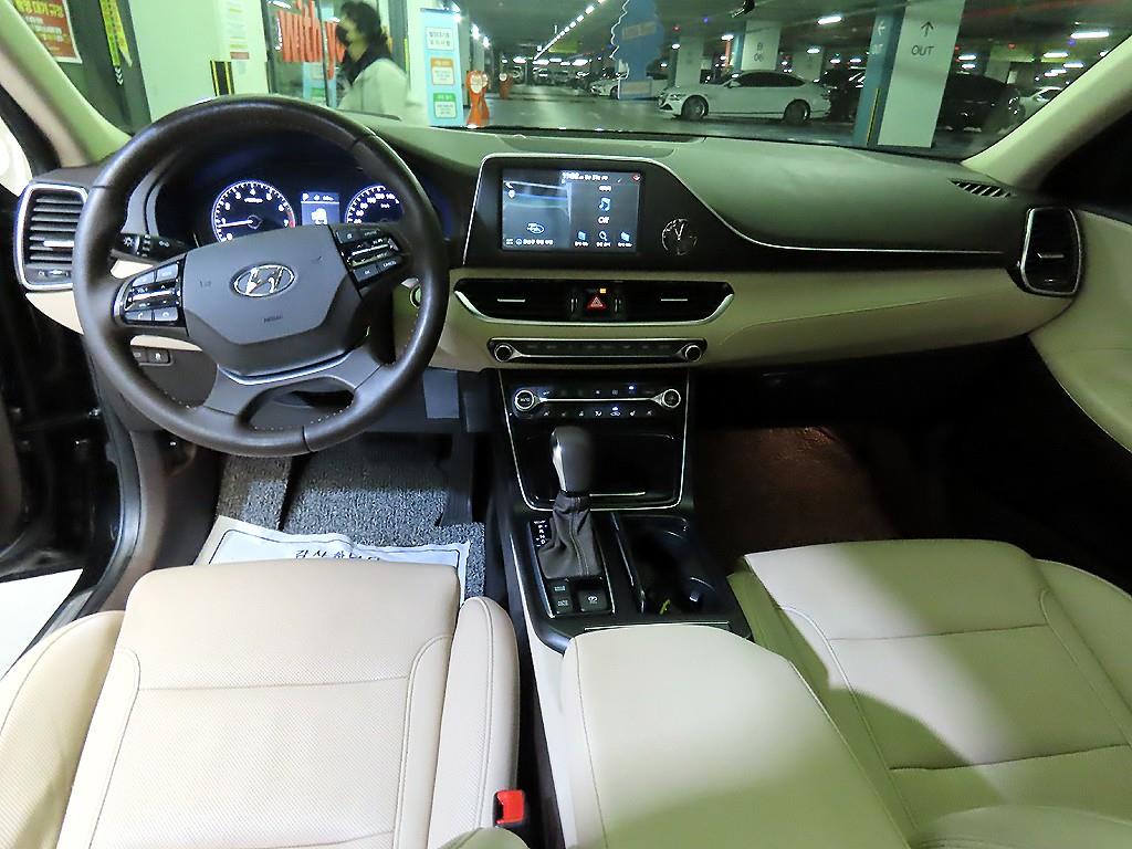HYUNDAI Grandeur - Vista 10