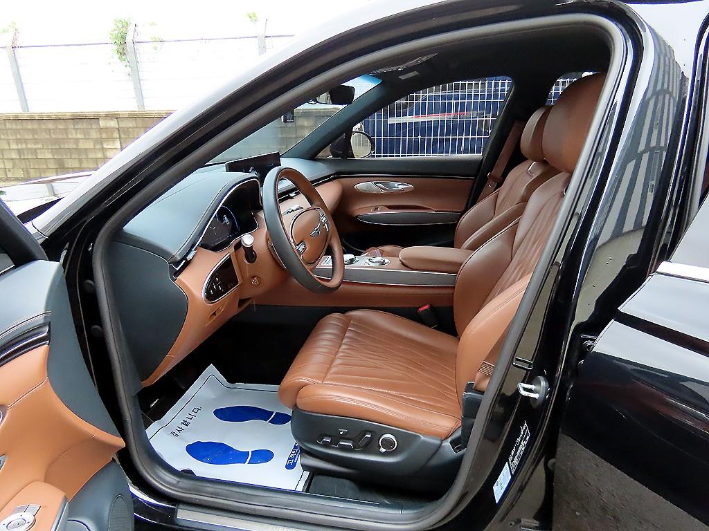 Genesis GV70 - Vista 5