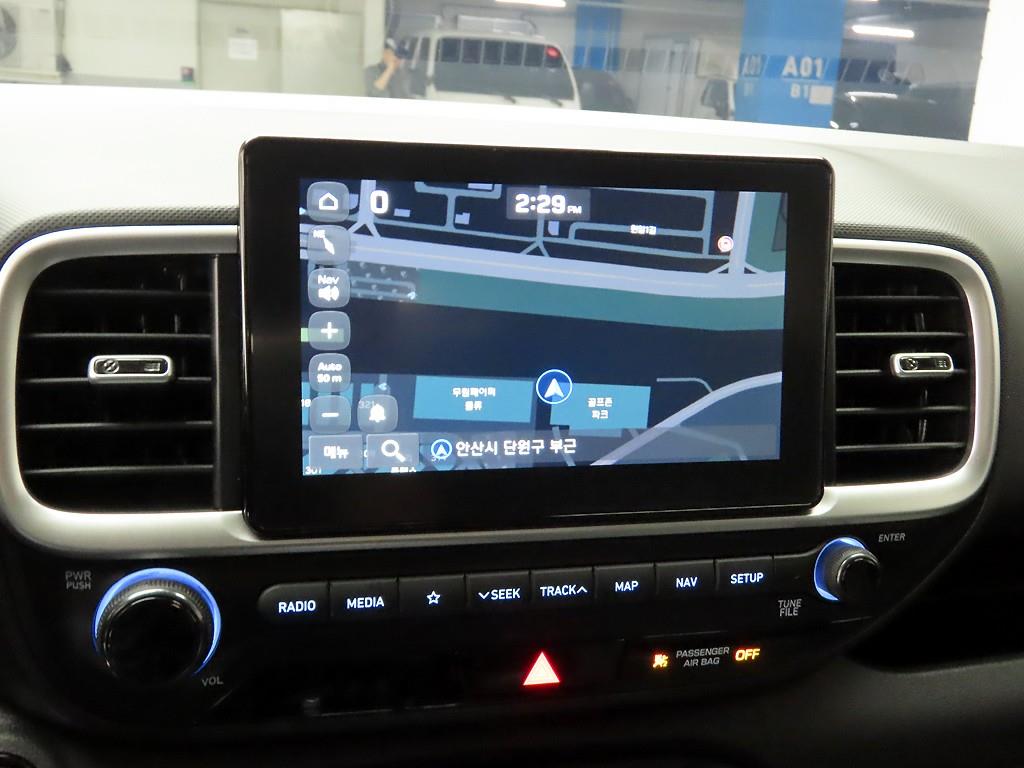 HYUNDAI Venue - Vista 8