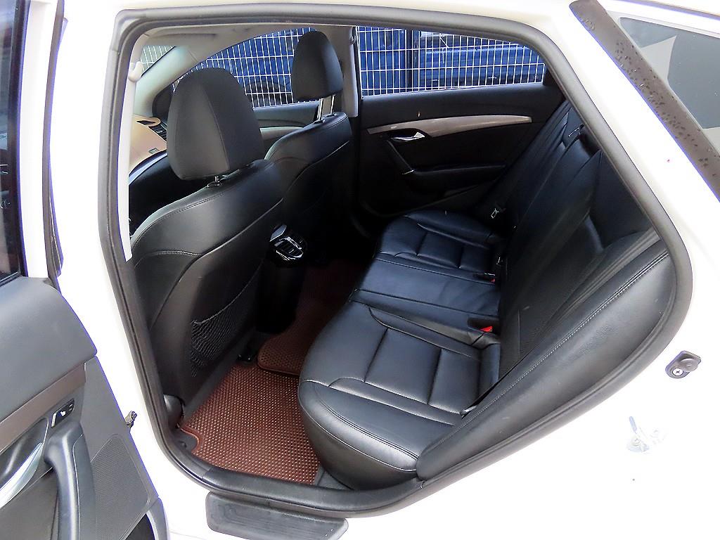 HYUNDAI i40 - Vista 6
