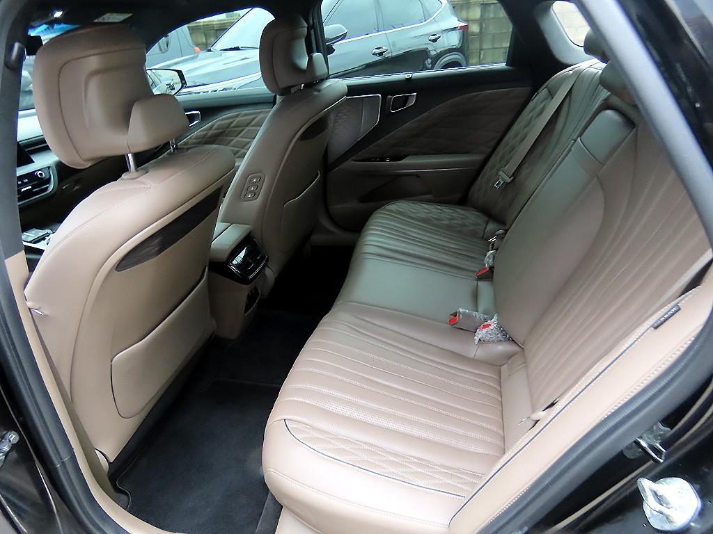 KIA K8 - Vista 6