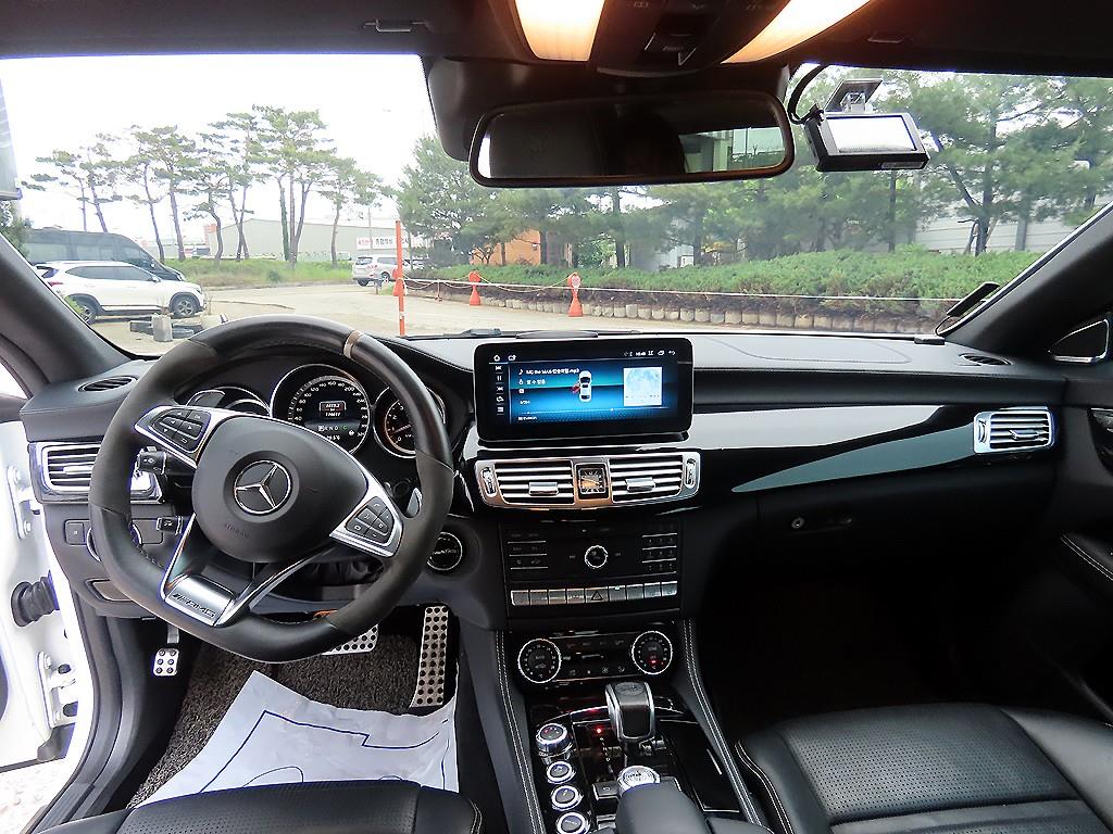 Mercedes Benz CLS Class - Vista 7