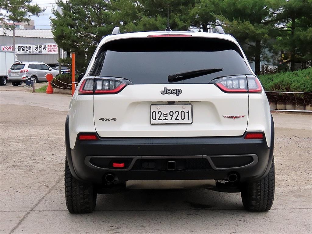 Jeep Cherokee - Vista 4