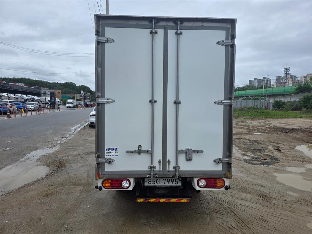 Small Truck Cargo (small) - Vista 4