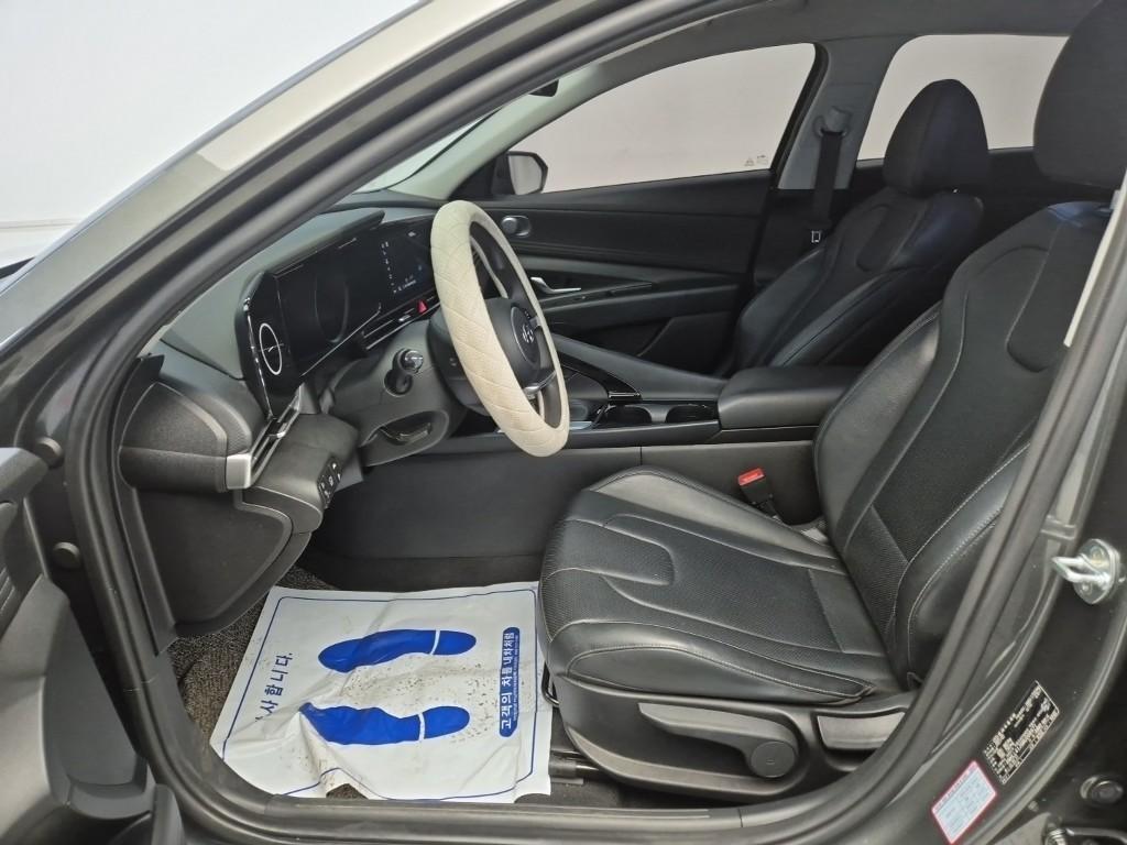 HYUNDAI Avante - Vista 11