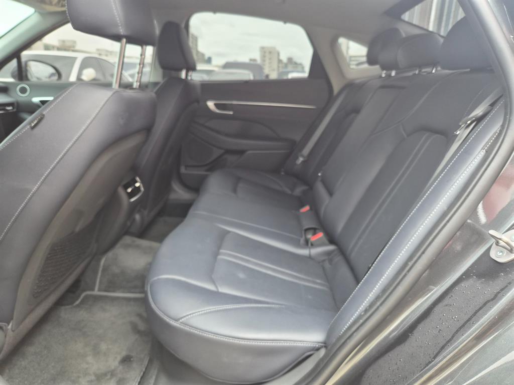 HYUNDAI Sonata - Vista 11