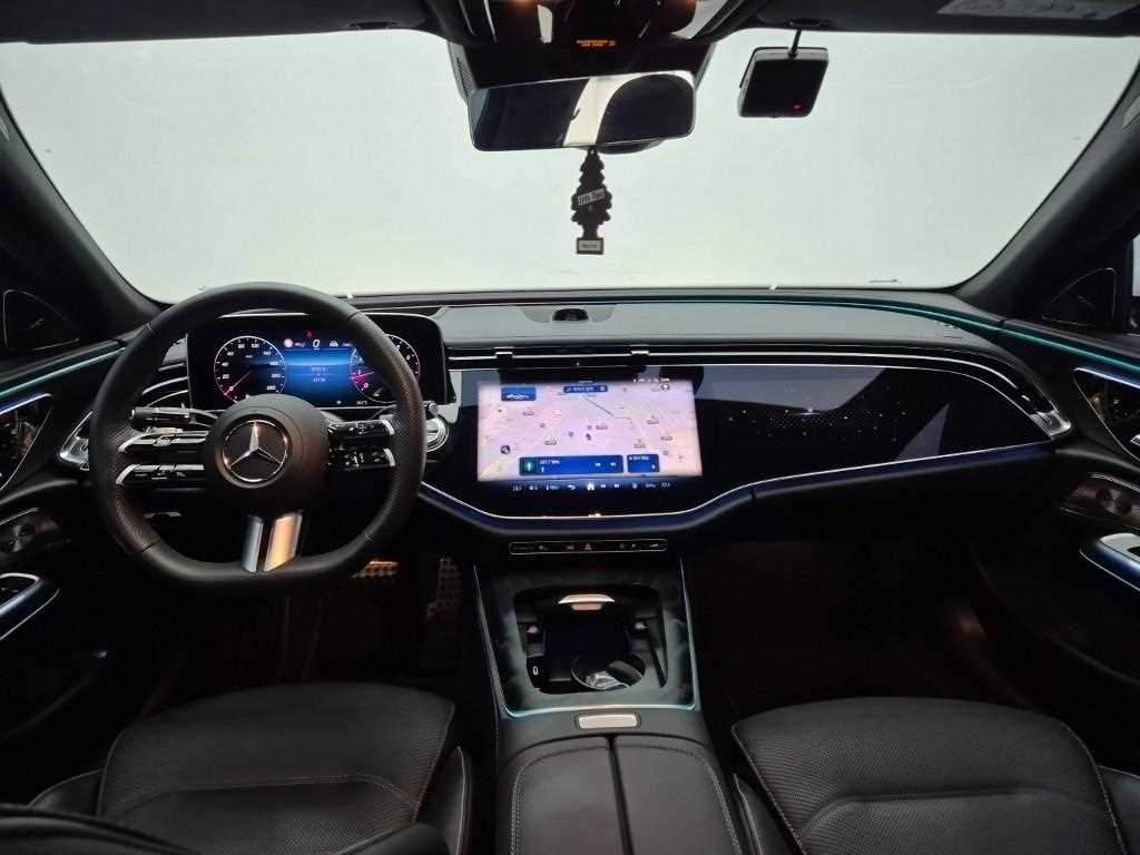 Mercedes Benz E class - Vista 7