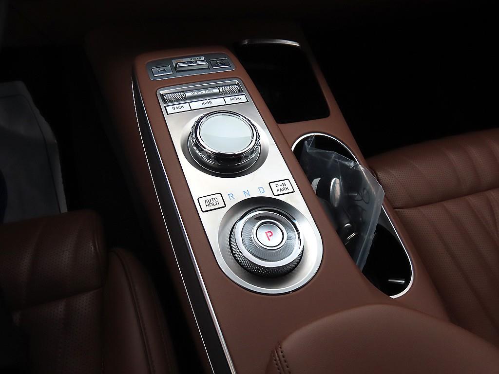 Genesis GV70 - Vista 11