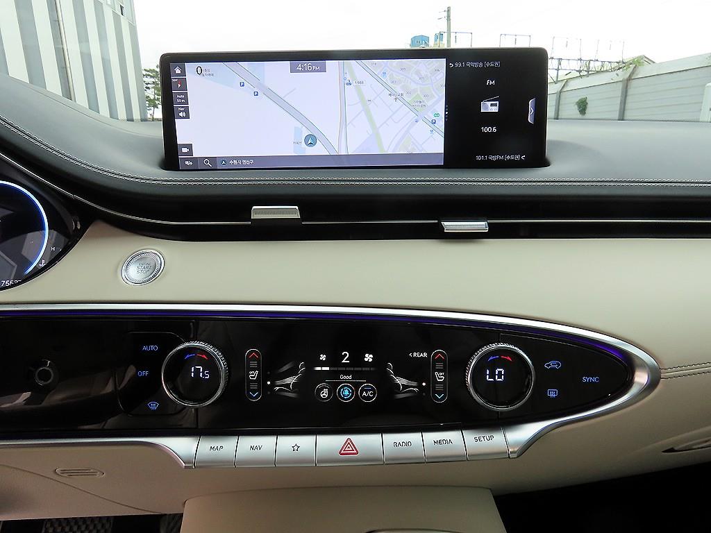 Genesis GV70 - Vista 12