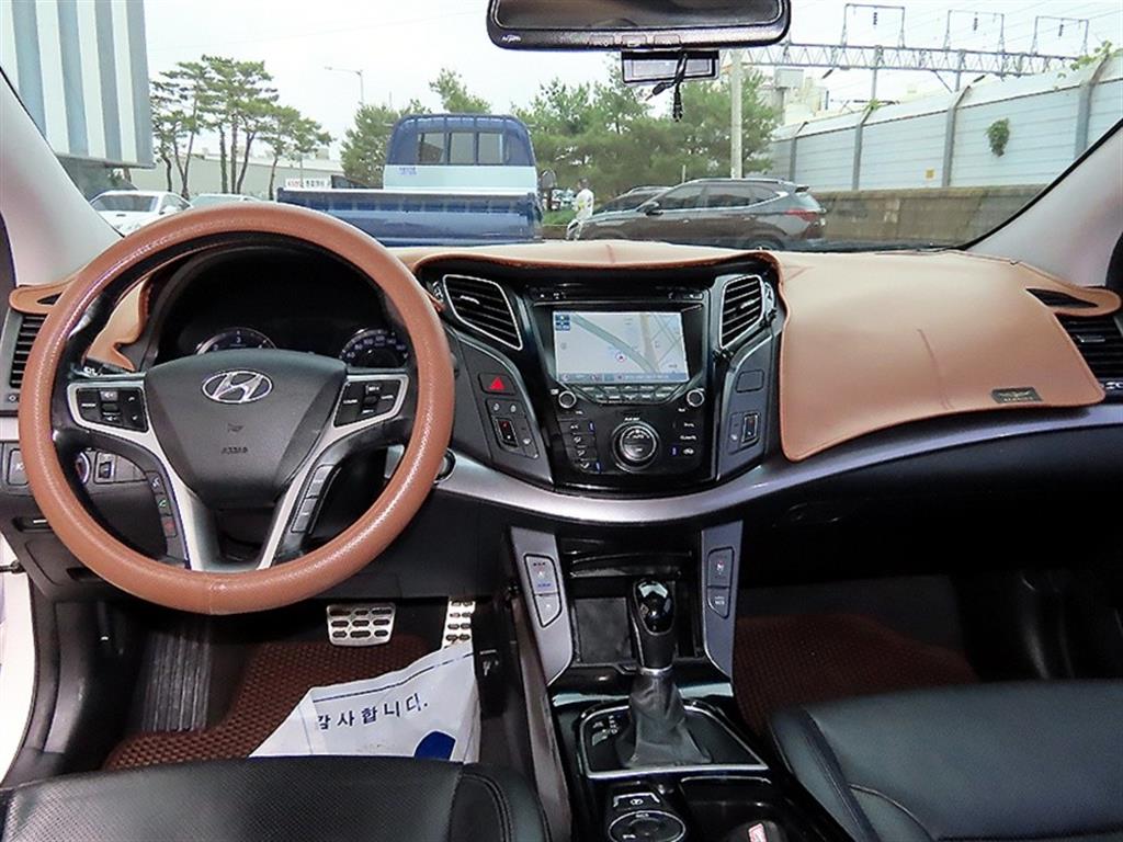 HYUNDAI i40 - Vista 7