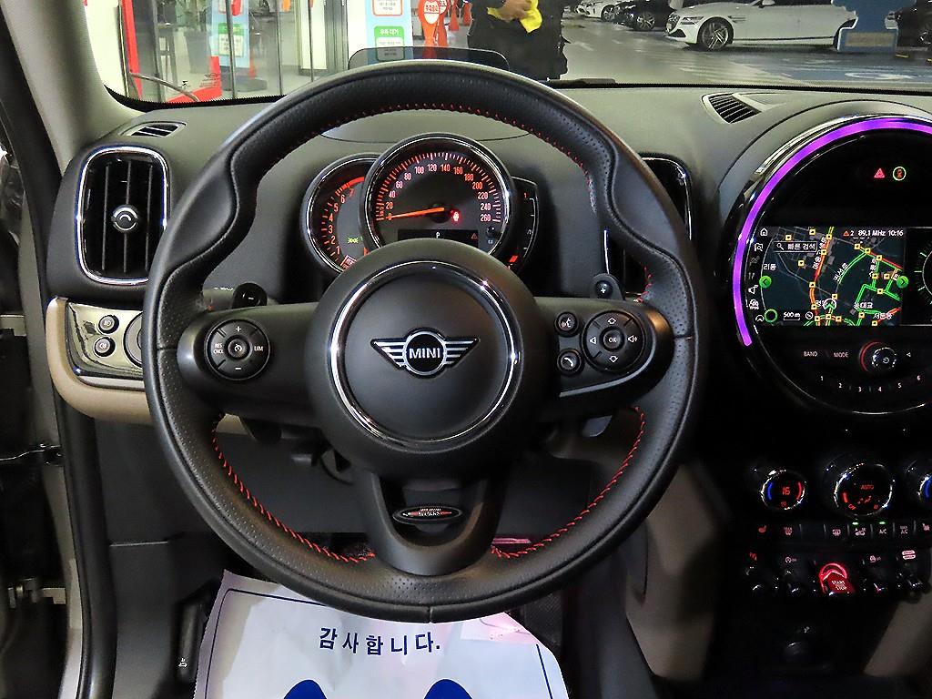 Mini Countryman - Vista 8