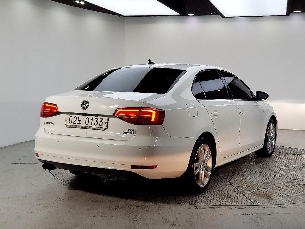 Volkswagen Jetta - Vista 4