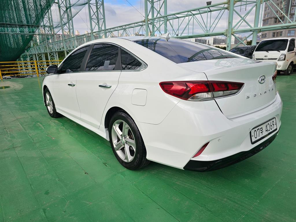 HYUNDAI Sonata - Vista 6