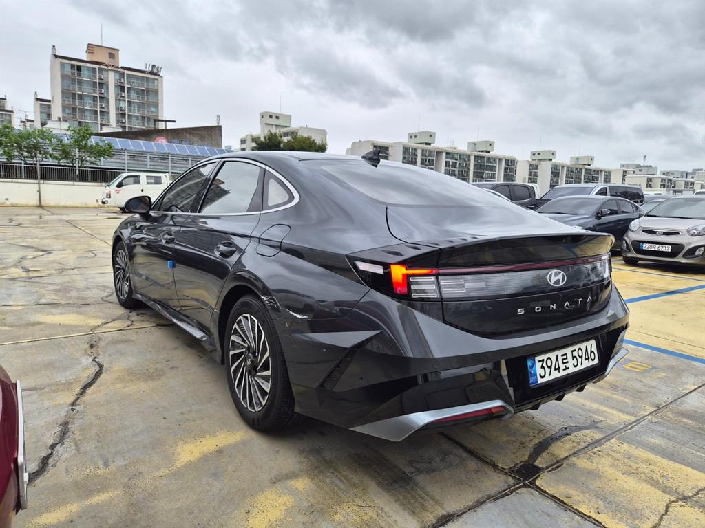 HYUNDAI Sonata - Vista 3