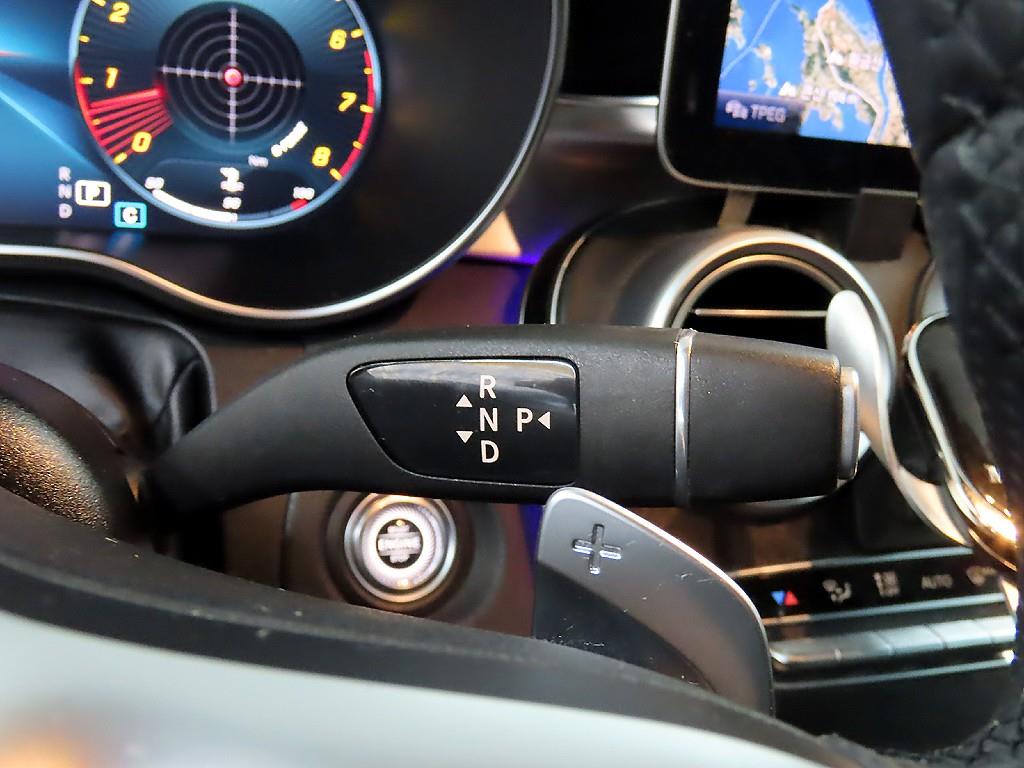Mercedes Benz C Class - Vista 9