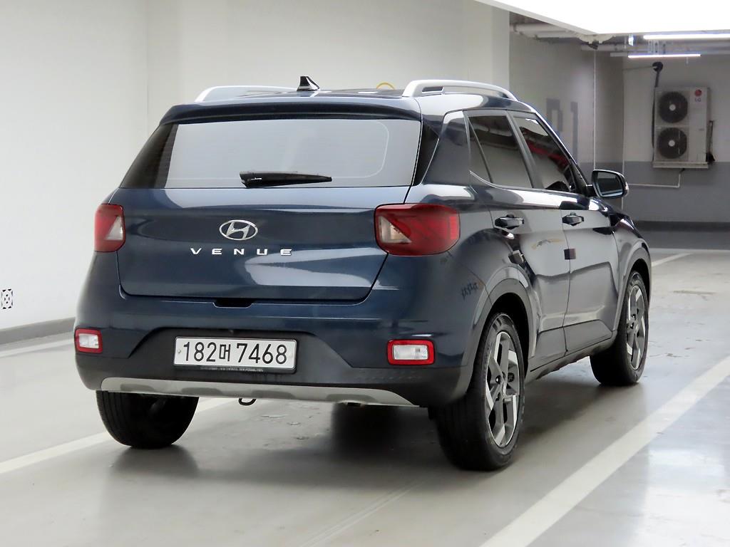 HYUNDAI Venue - Vista 4