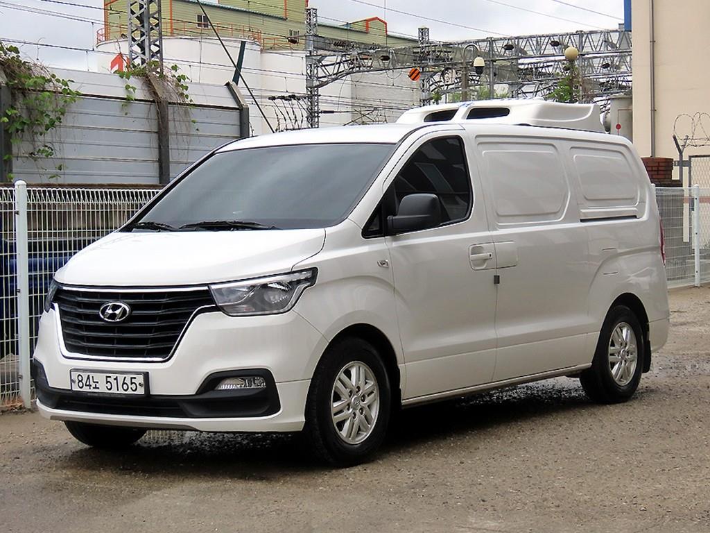 HYUNDAI Starex - Vista 2