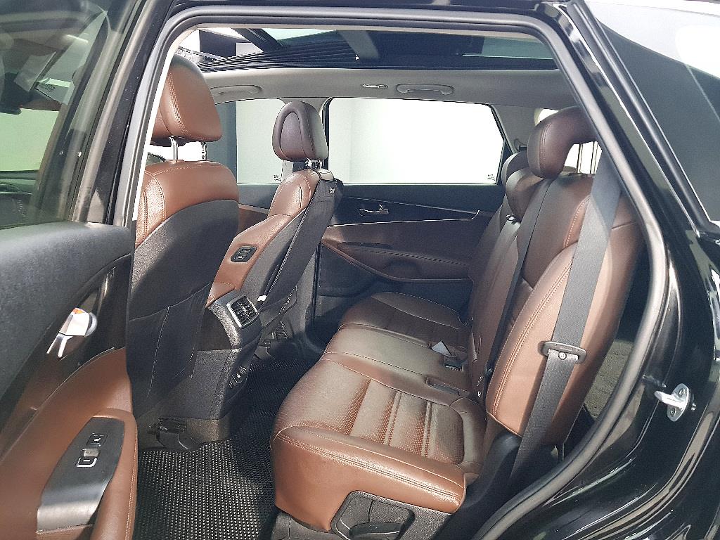 KIA Sorento - Vista 9