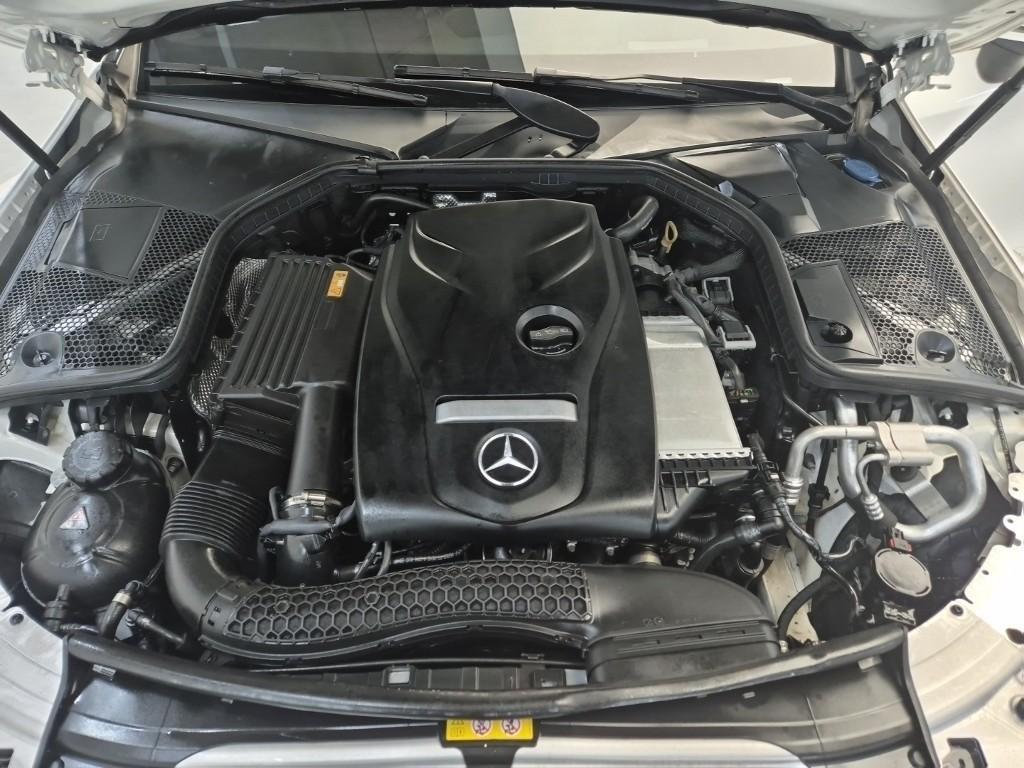 Mercedes Benz C Class - Vista 5