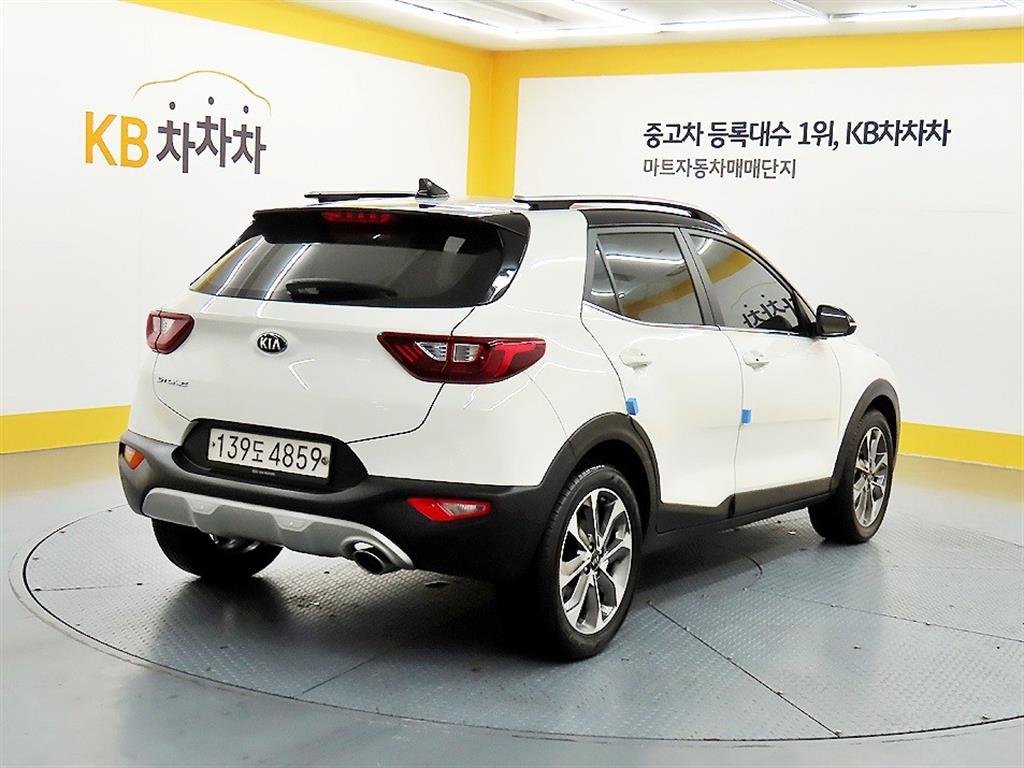 KIA Stonic - Vista 4