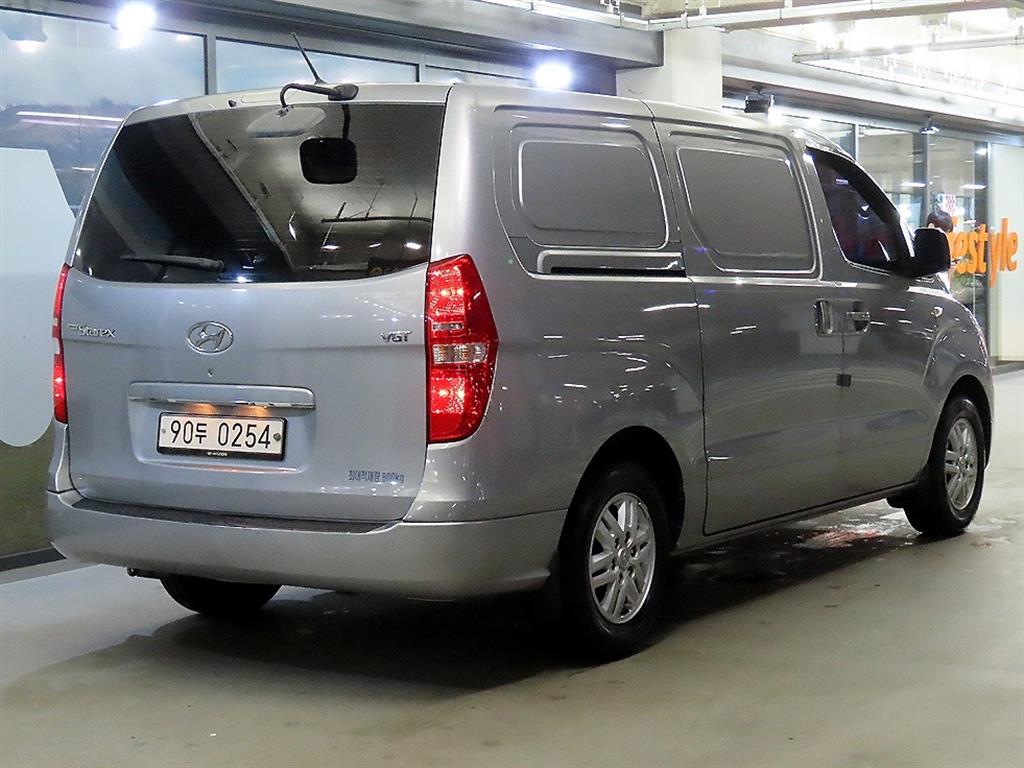 HYUNDAI Starex - Vista 4