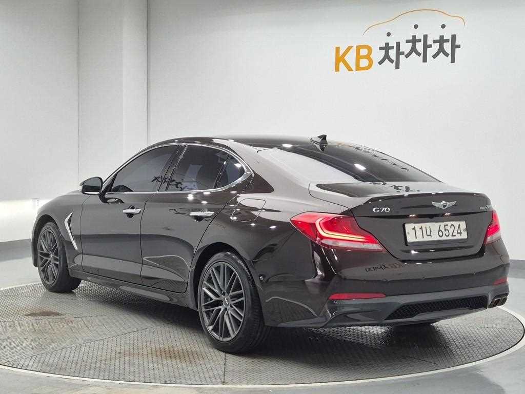 Genesis G70 - Vista 2