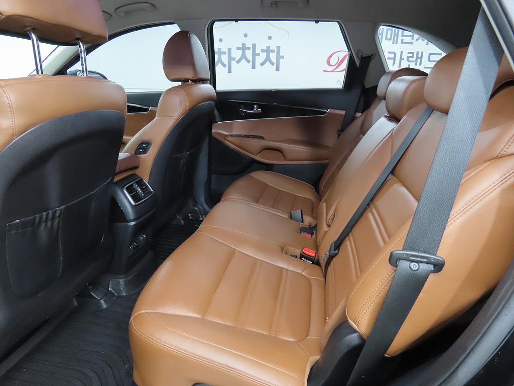 KIA Sorento - Vista 8
