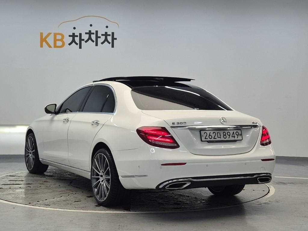 Mercedes Benz E class - Vista 2