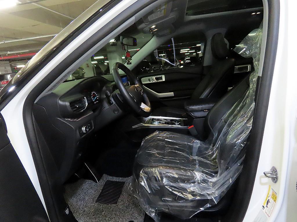Ford Explorer - Vista 6