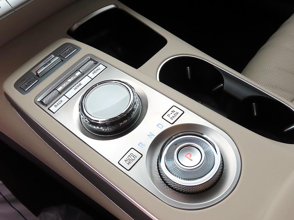 Genesis GV70 - Vista 11