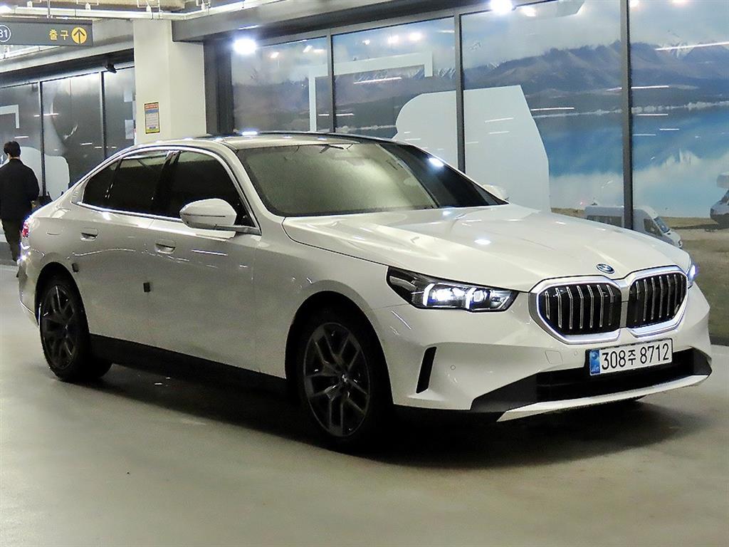 BMW 5 Series 2026 Blanco - Importación desde Corea - HF Imports Iquique - Foto 1