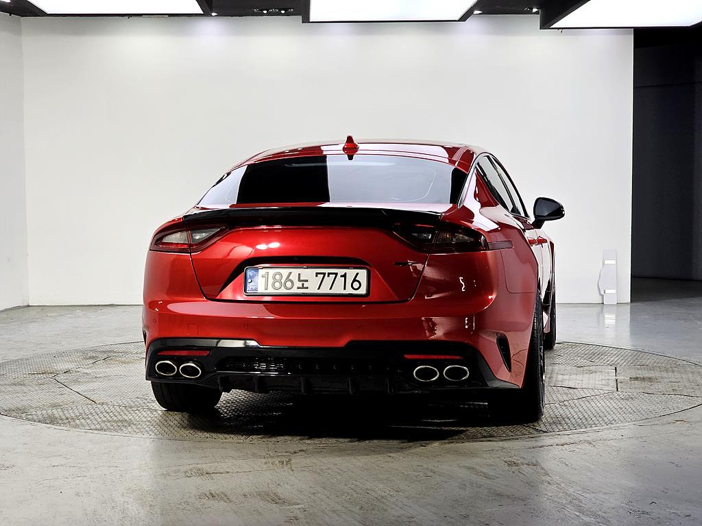 KIA Stinger - Vista 3