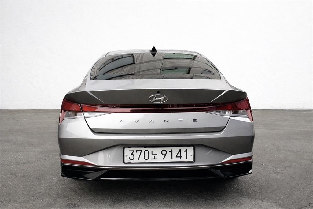 HYUNDAI Avante - Vista 3