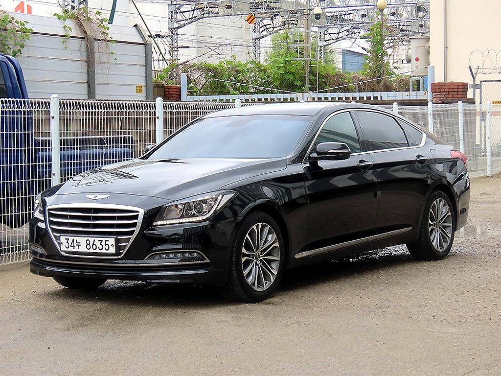 HYUNDAI Genesis - Vista 2