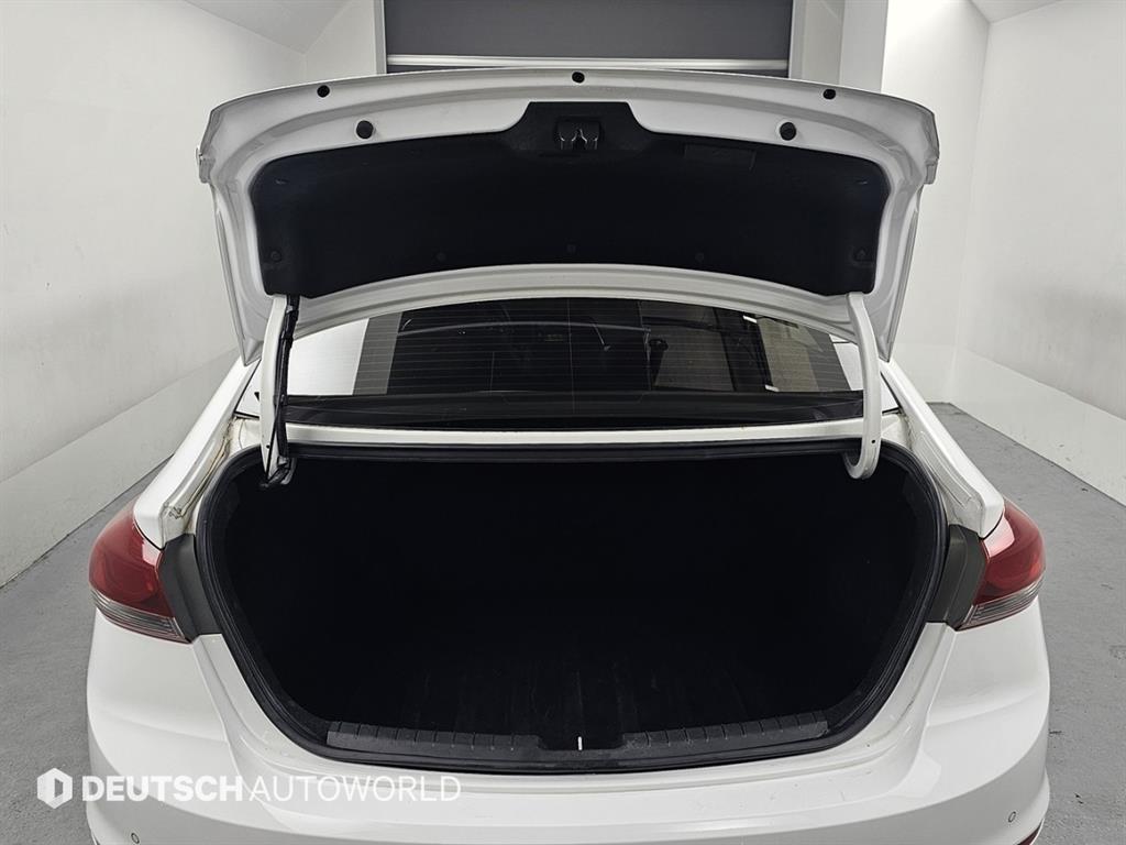 HYUNDAI Avante 2016 Blanco - Importación desde Corea - HF Imports Iquique - Foto 19