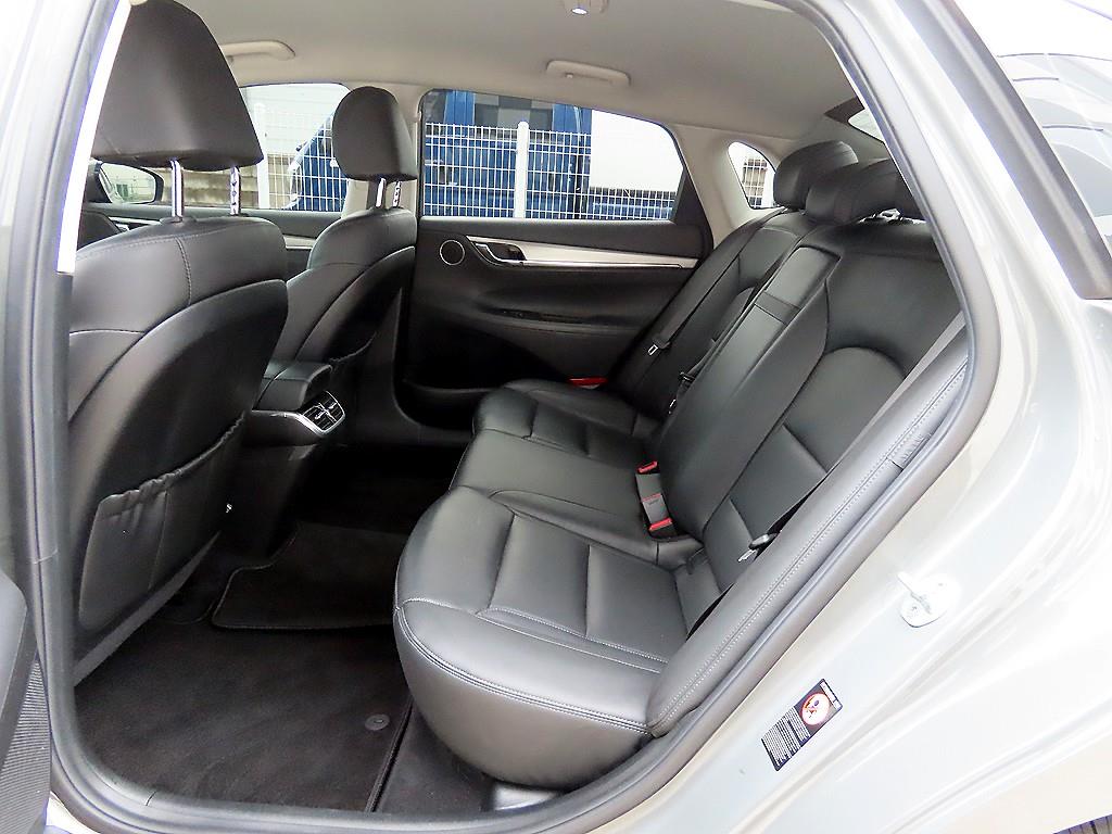 HYUNDAI Grandeur - Vista 6