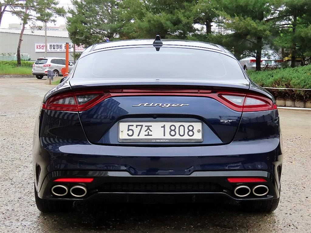 KIA Stinger - Vista 4